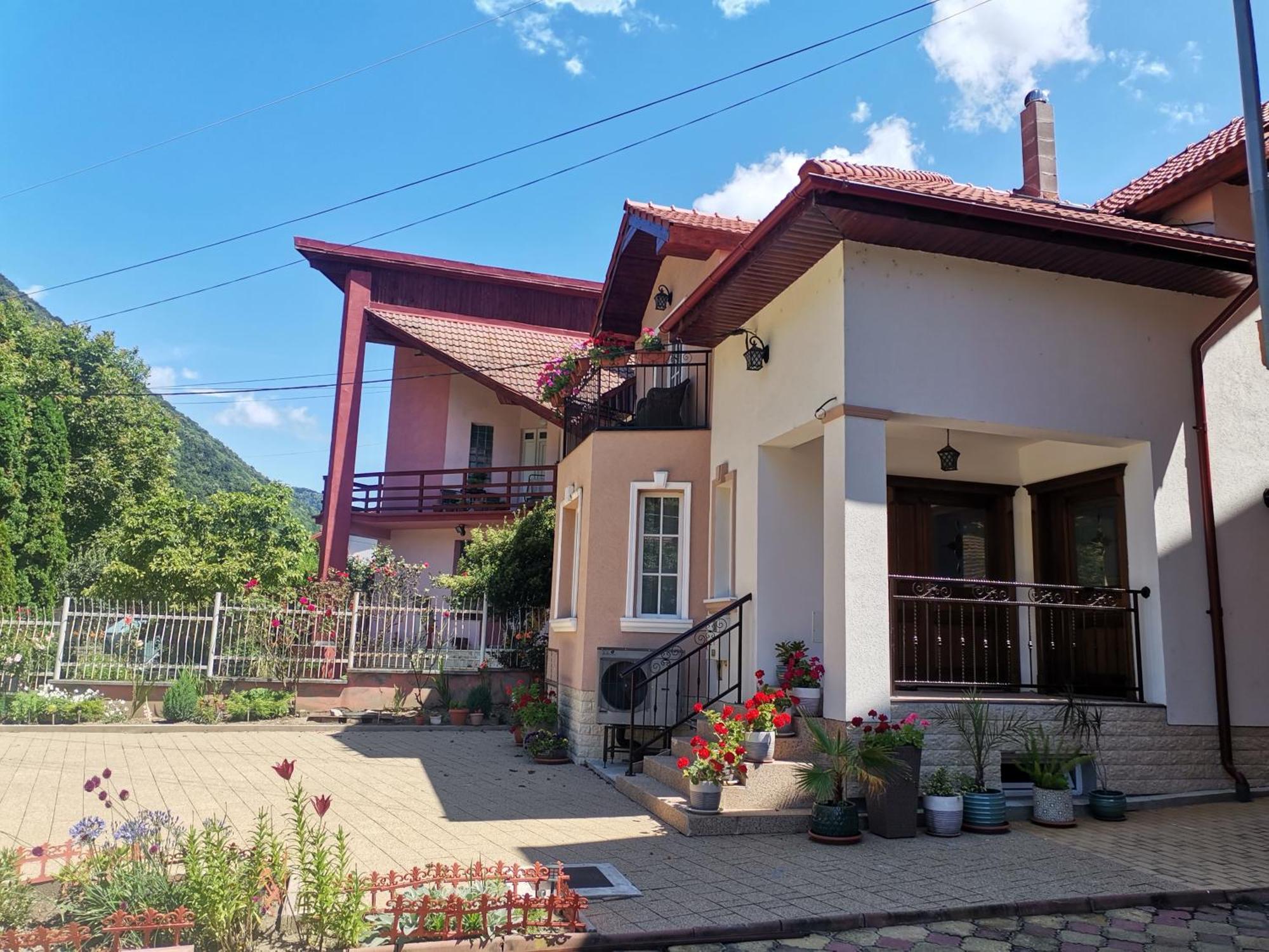 Ana Homestay *